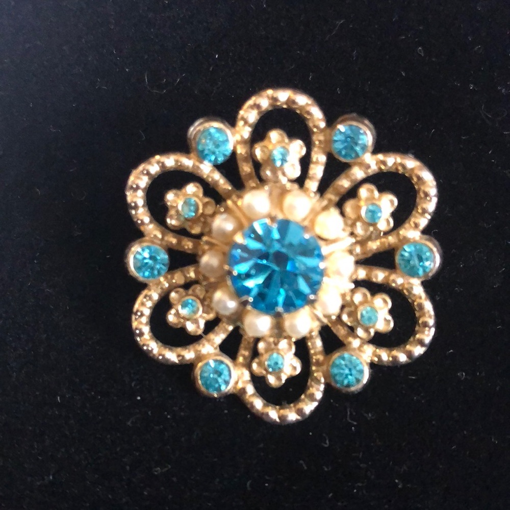 Antique Vintage CORO Pearl Brooch